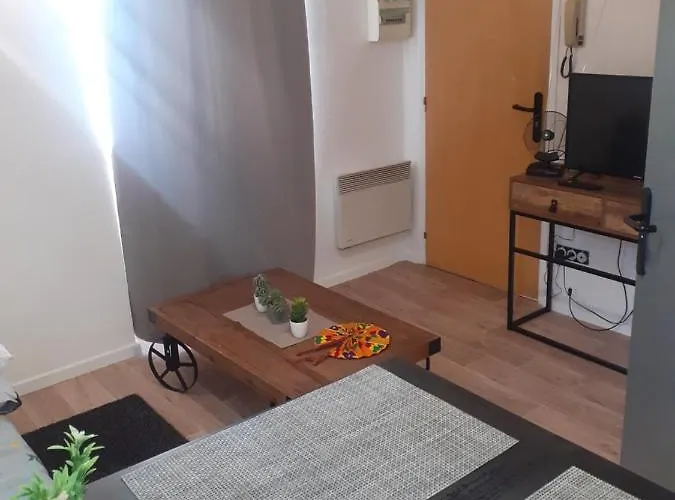 Petit Au Coeur De דירה *